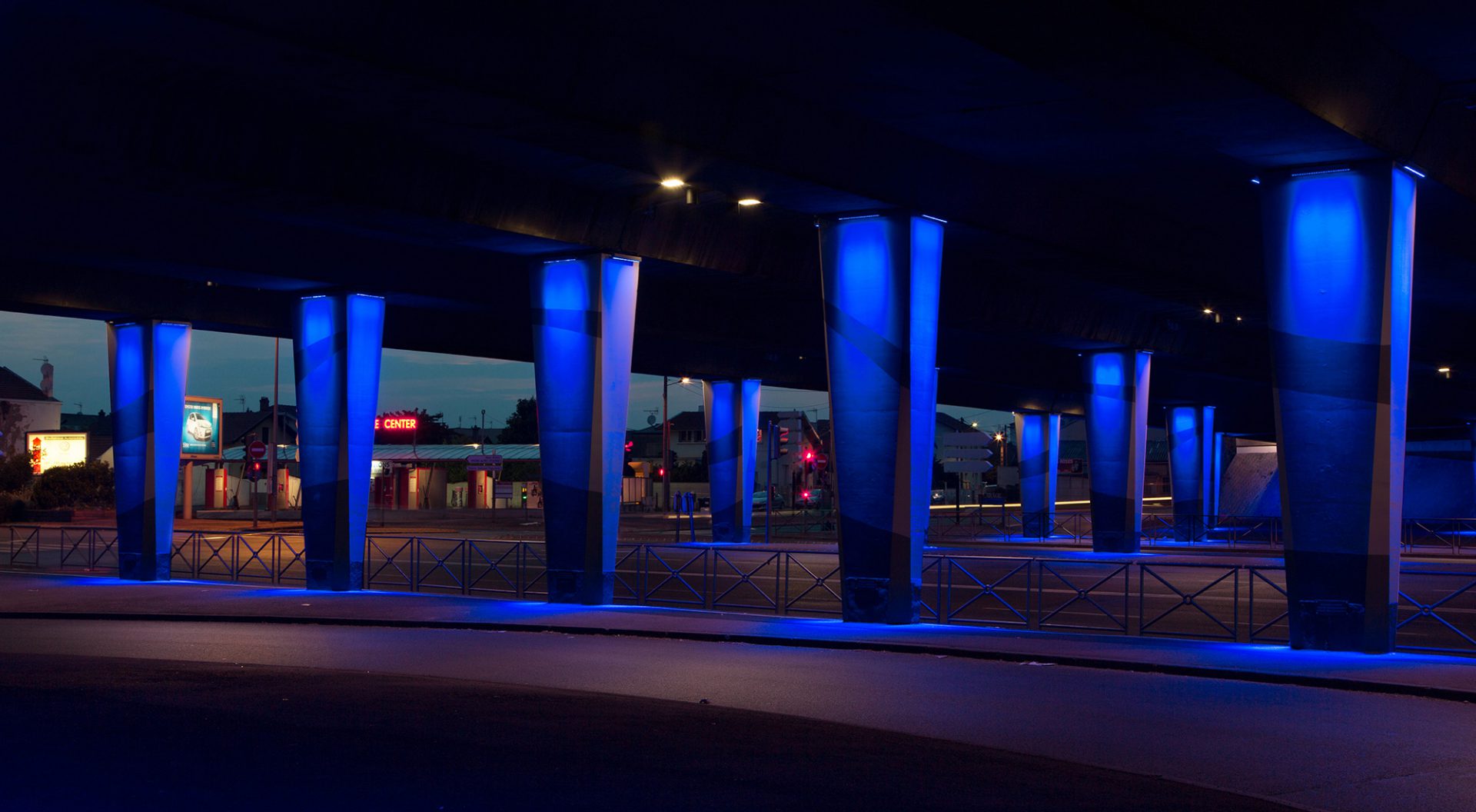 flux lighting tremie pont villeurbanne lyon eclairage bleu illumination architecture