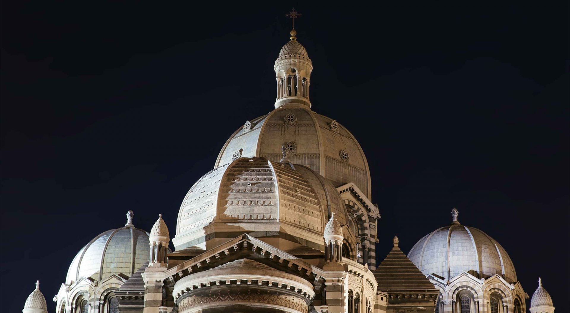 flux lighting sainte marie majeure marseille architecture floodlight led luminaires